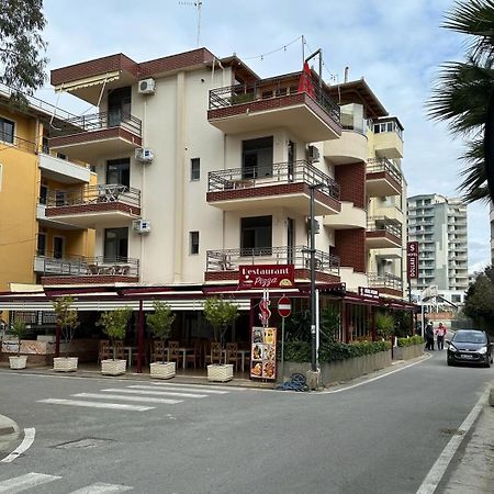 Hotel Dollari Kryemedhej ภายนอก รูปภาพ