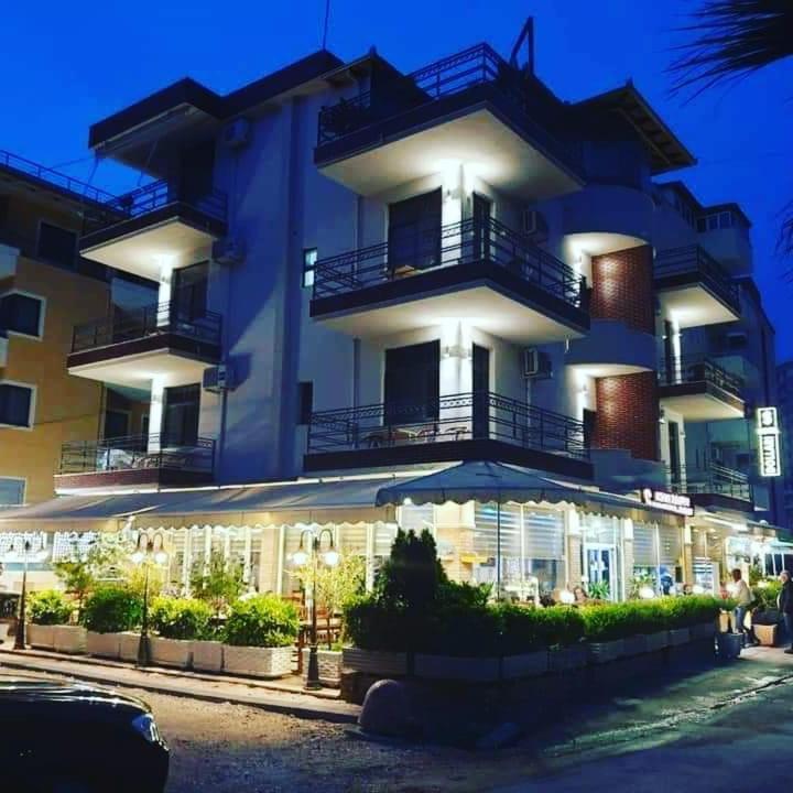Hotel Dollari Kryemedhej ภายนอก รูปภาพ